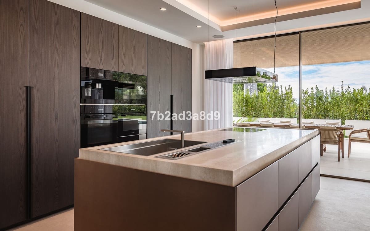 5 soverom Villa til salgs i El Paraiso med garasje - € 4 990 000 (Ref: 9077367)