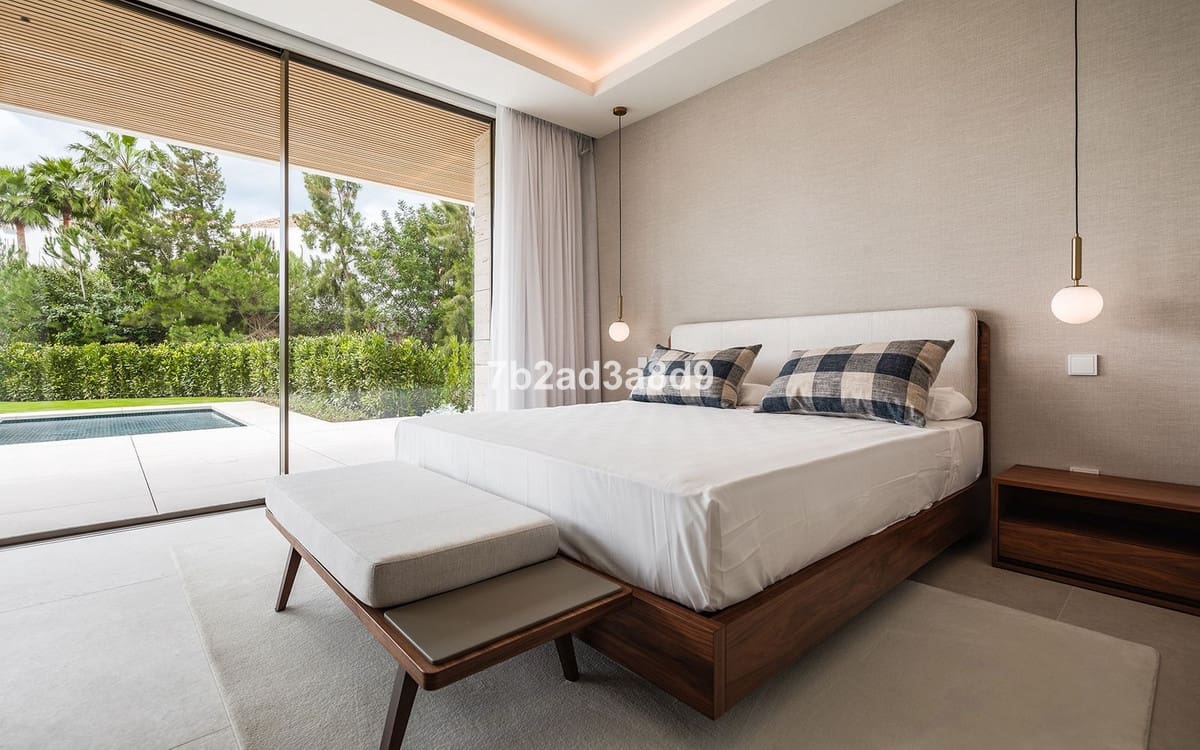 5 soverom Villa til salgs i El Paraiso med garasje - € 4 990 000 (Ref: 9077367)