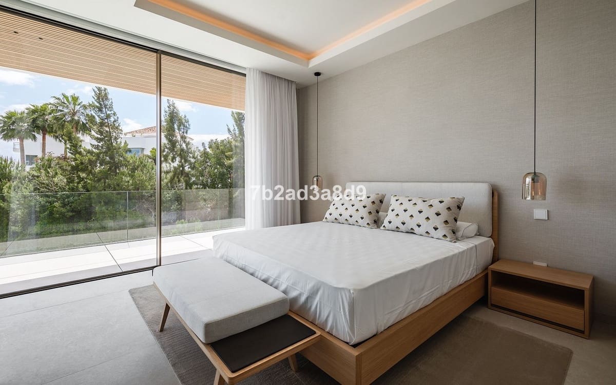 5 soverom Villa til salgs i El Paraiso med garasje - € 4 990 000 (Ref: 9077367)