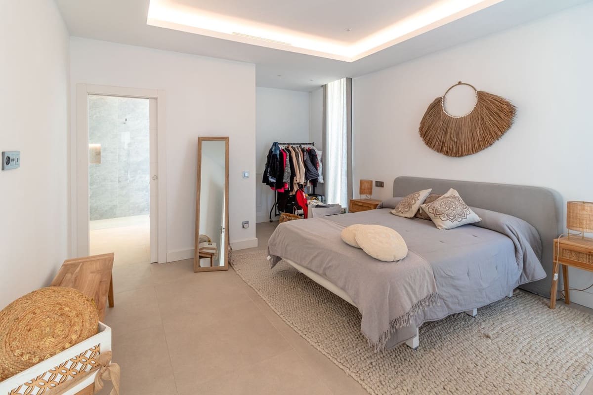 Chalet de 4 habitaciones en Atalaya-Isdabe en venta con garaje - 1.775.000 € (Ref: 9077370)