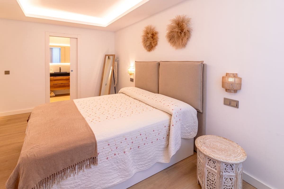 Chalet de 4 habitaciones en Atalaya-Isdabe en venta con garaje - 1.775.000 € (Ref: 9077370)