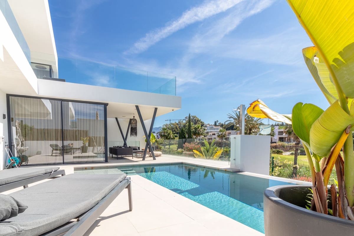 Chalet de 4 habitaciones en Atalaya-Isdabe en venta con garaje - 1.775.000 € (Ref: 9077370)