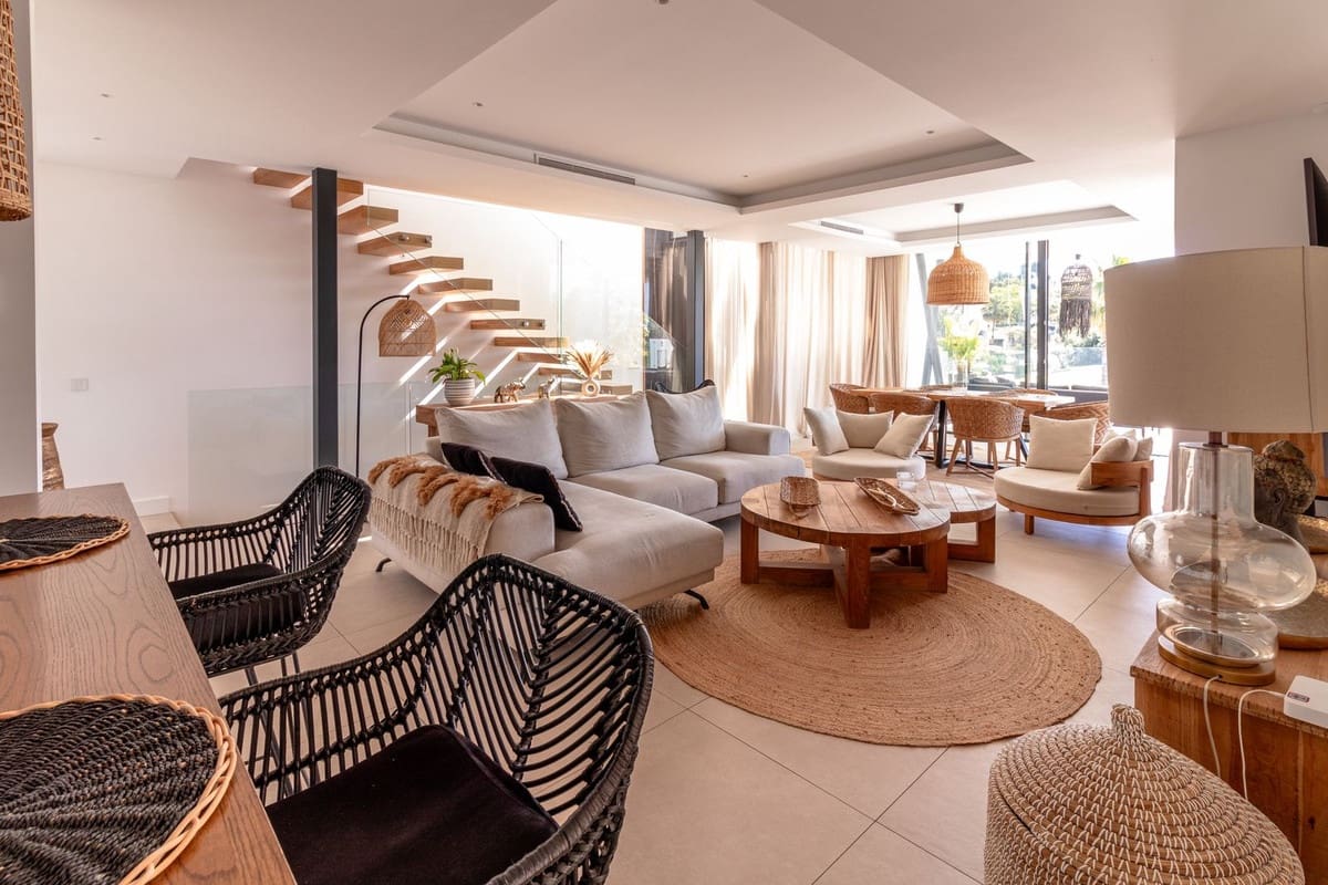 Chalet de 4 habitaciones en Atalaya-Isdabe en venta con garaje - 1.775.000 € (Ref: 9077370)