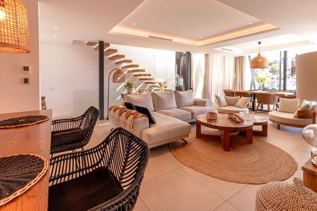 Chalet de 4 habitaciones en Atalaya-Isdabe, Estepona en venta con garaje - 1.775.000 € (Ref: 9077370)