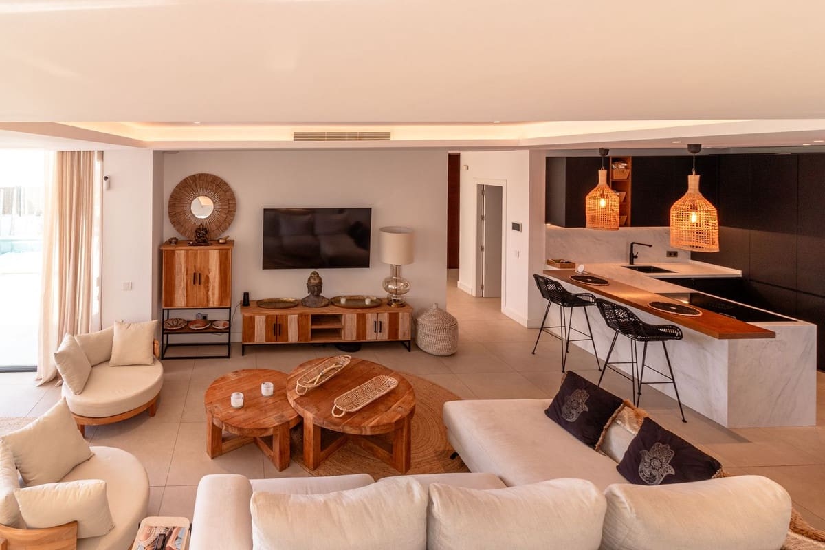 Chalet de 4 habitaciones en Atalaya-Isdabe en venta con garaje - 1.775.000 € (Ref: 9077370)