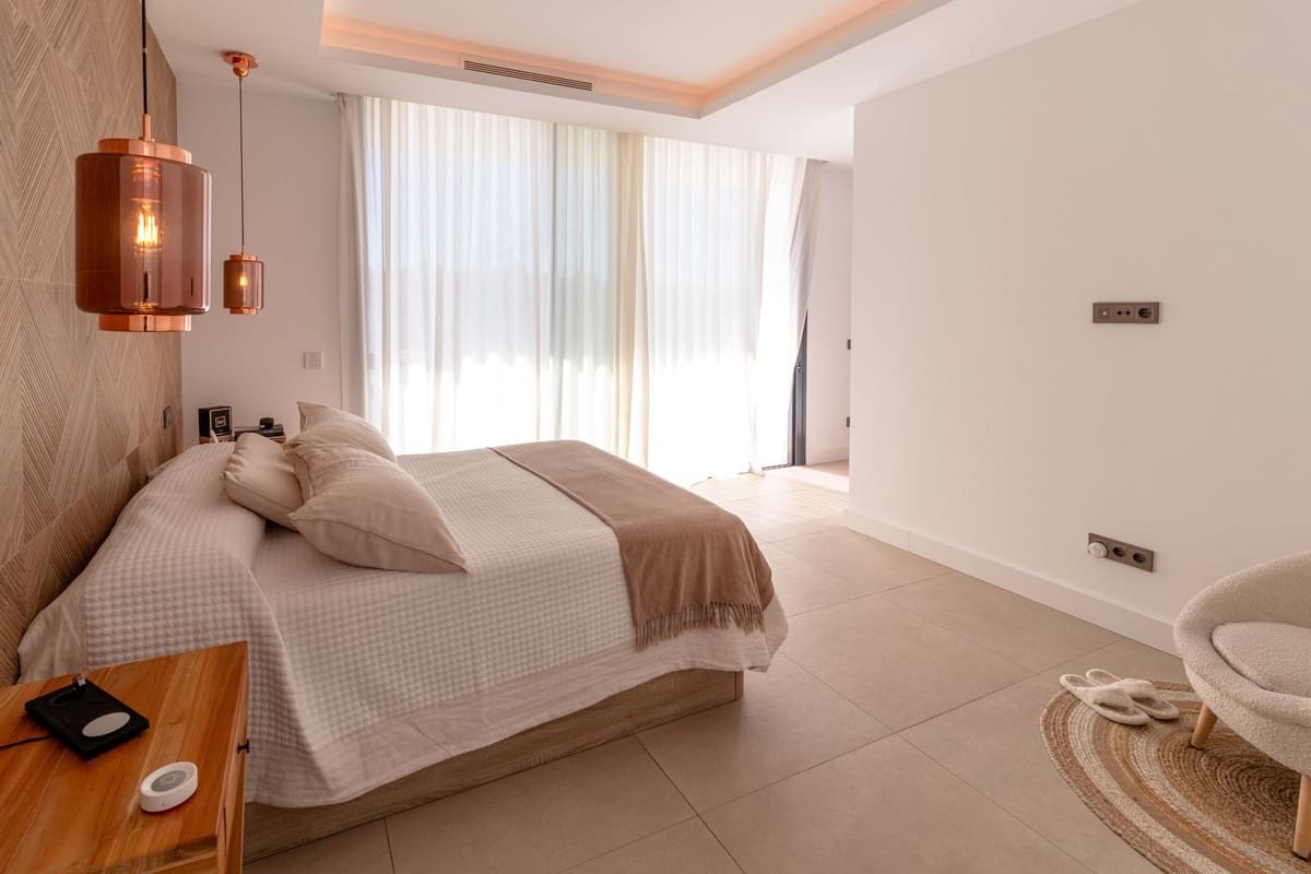 Chalet de 4 habitaciones en Atalaya-Isdabe en venta con garaje - 1.775.000 € (Ref: 9077370)
