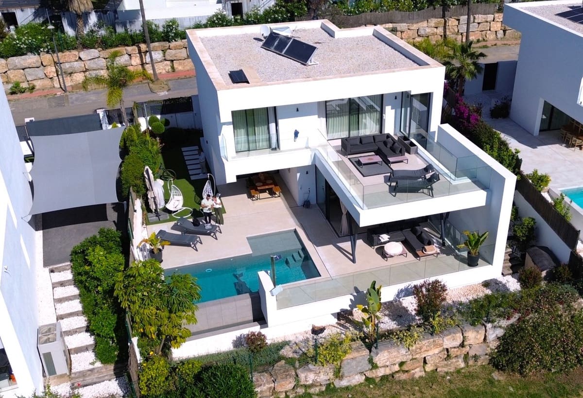 Chalet de 4 habitaciones en Atalaya-Isdabe en venta con garaje - 1.775.000 € (Ref: 9077370)