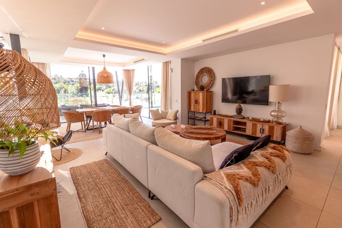 Chalet de 4 habitaciones en Atalaya-Isdabe en venta con garaje - 1.775.000 € (Ref: 9077370)