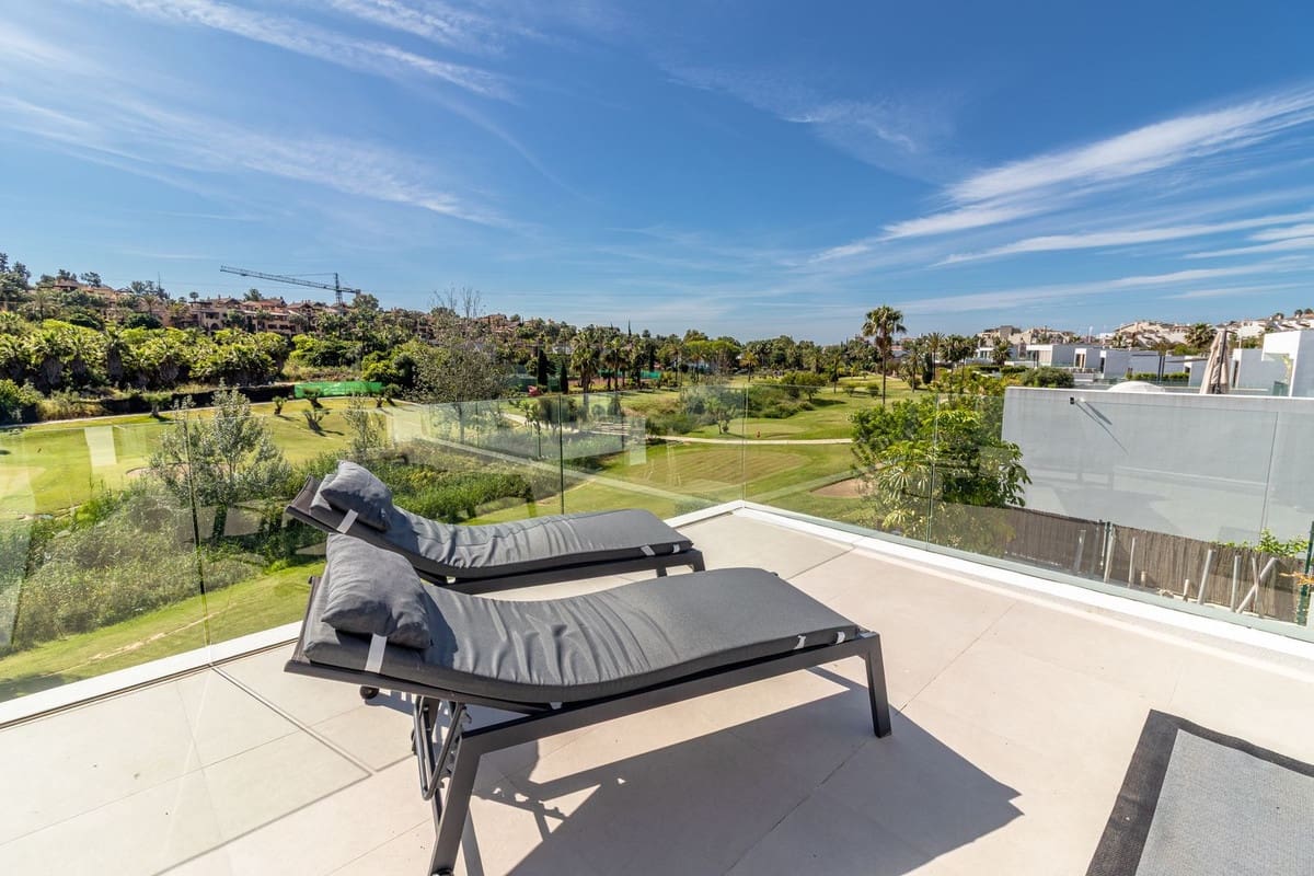 Chalet de 4 habitaciones en Atalaya-Isdabe en venta con garaje - 1.775.000 € (Ref: 9077370)