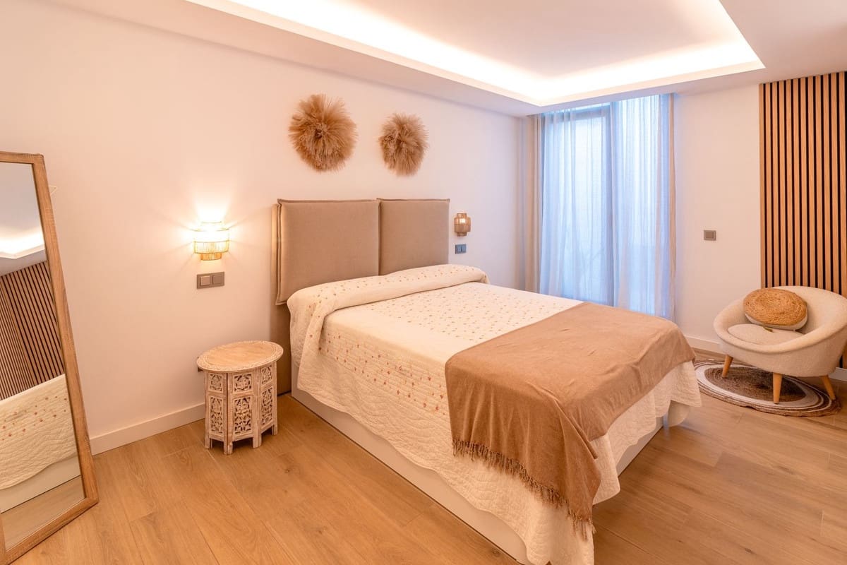 Chalet de 4 habitaciones en Atalaya-Isdabe en venta con garaje - 1.775.000 € (Ref: 9077370)