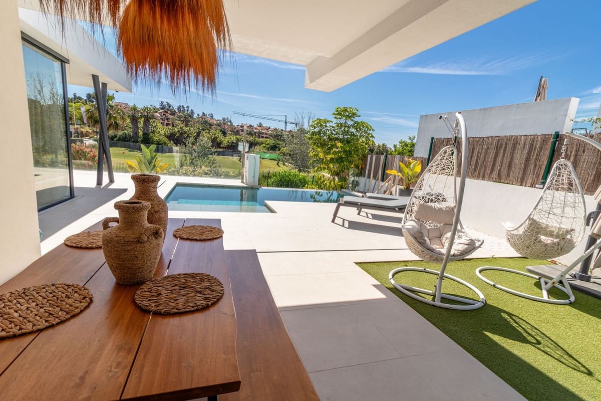 Chalet de 4 habitaciones en Atalaya-Isdabe en venta con garaje - 1.775.000 € (Ref: 9077370)