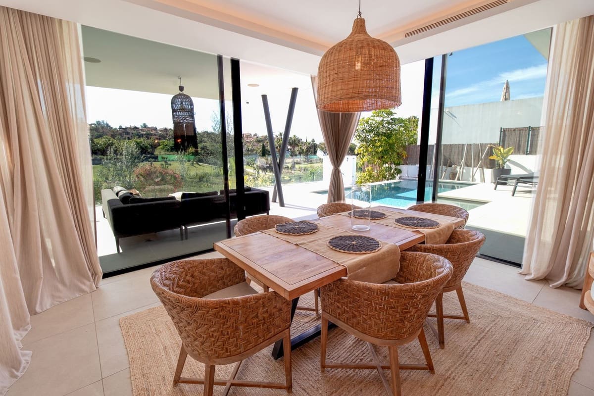Chalet de 4 habitaciones en Atalaya-Isdabe en venta con garaje - 1.775.000 € (Ref: 9077370)