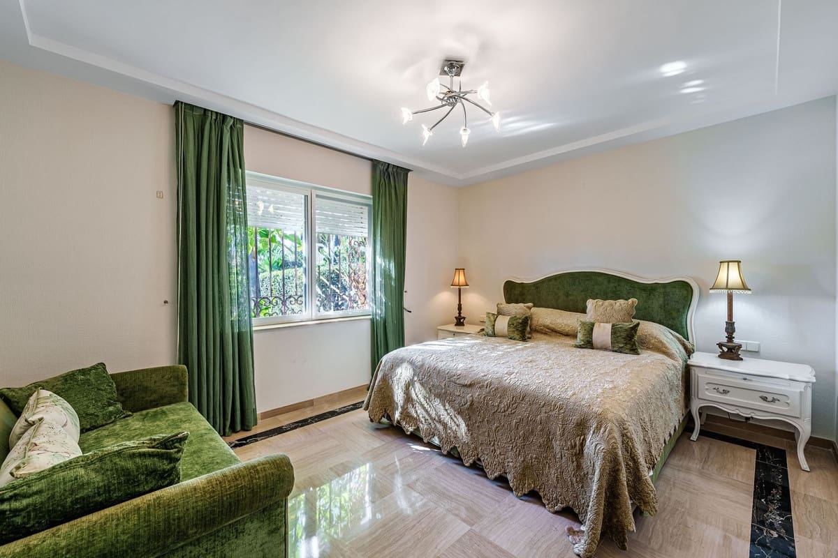 9 soveværelse Villa til salg i Benamara med garage - € 8.499.000 (Ref: 9077372)