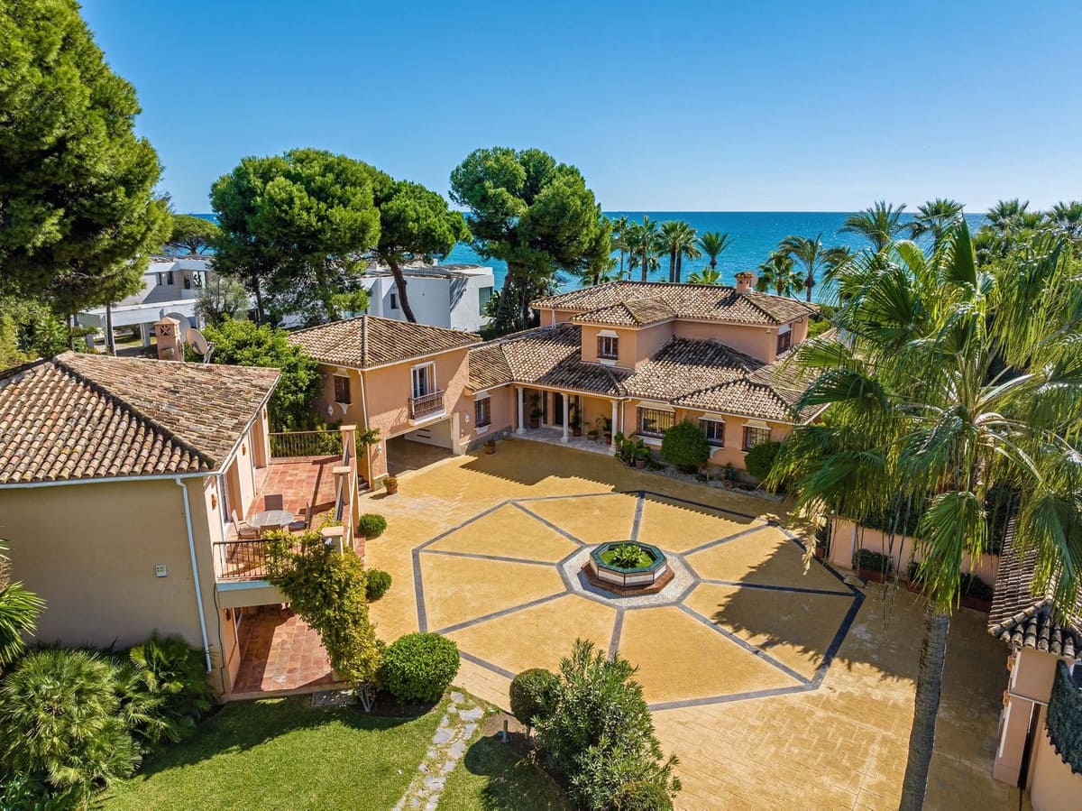 9 soveværelse Villa til salg i Benamara med garage - € 8.499.000 (Ref: 9077372)