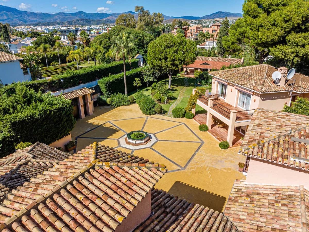 9 soveværelse Villa til salg i Benamara med garage - € 8.499.000 (Ref: 9077372)