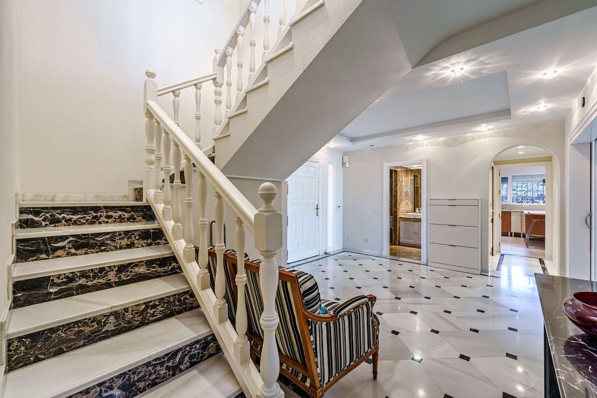 9 soveværelse Villa til salg i Benamara med garage - € 7.990.000 (Ref: 9077372)