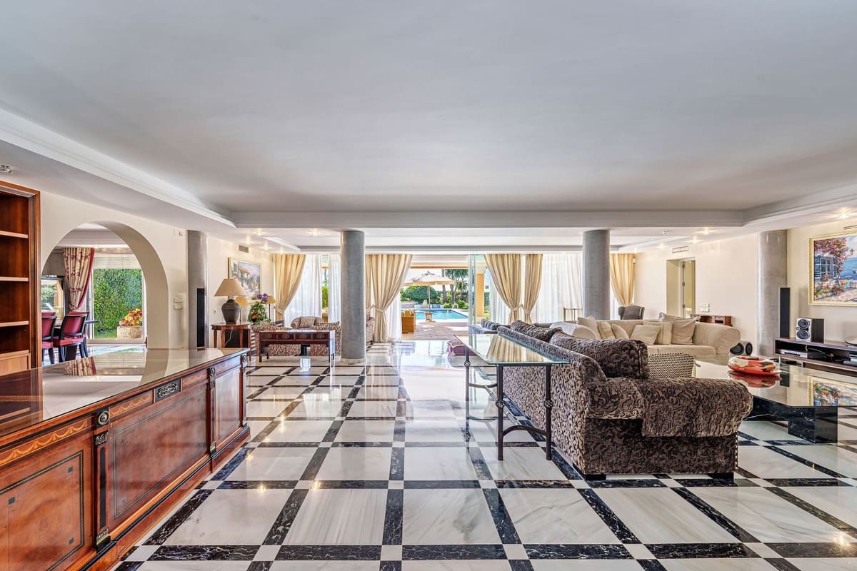 9 soveværelse Villa til salg i Benamara med garage - € 7.990.000 (Ref: 9077372)