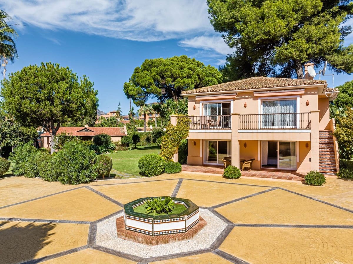 9 soveværelse Villa til salg i Benamara med garage - € 7.990.000 (Ref: 9077372)