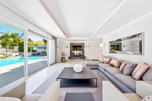 Chalet de 7 habitaciones en El Paraiso, Estepona en venta - 3.799.000 € (Ref: 9077374)