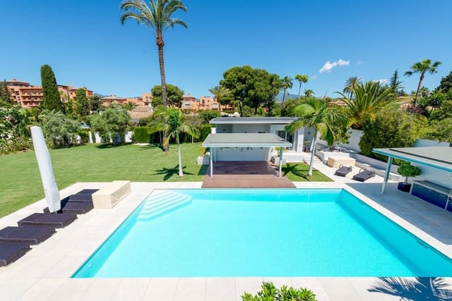 Chalet de 7 habitaciones en El Paraiso, Estepona en venta - 3.799.000 € (Ref: 9077374)