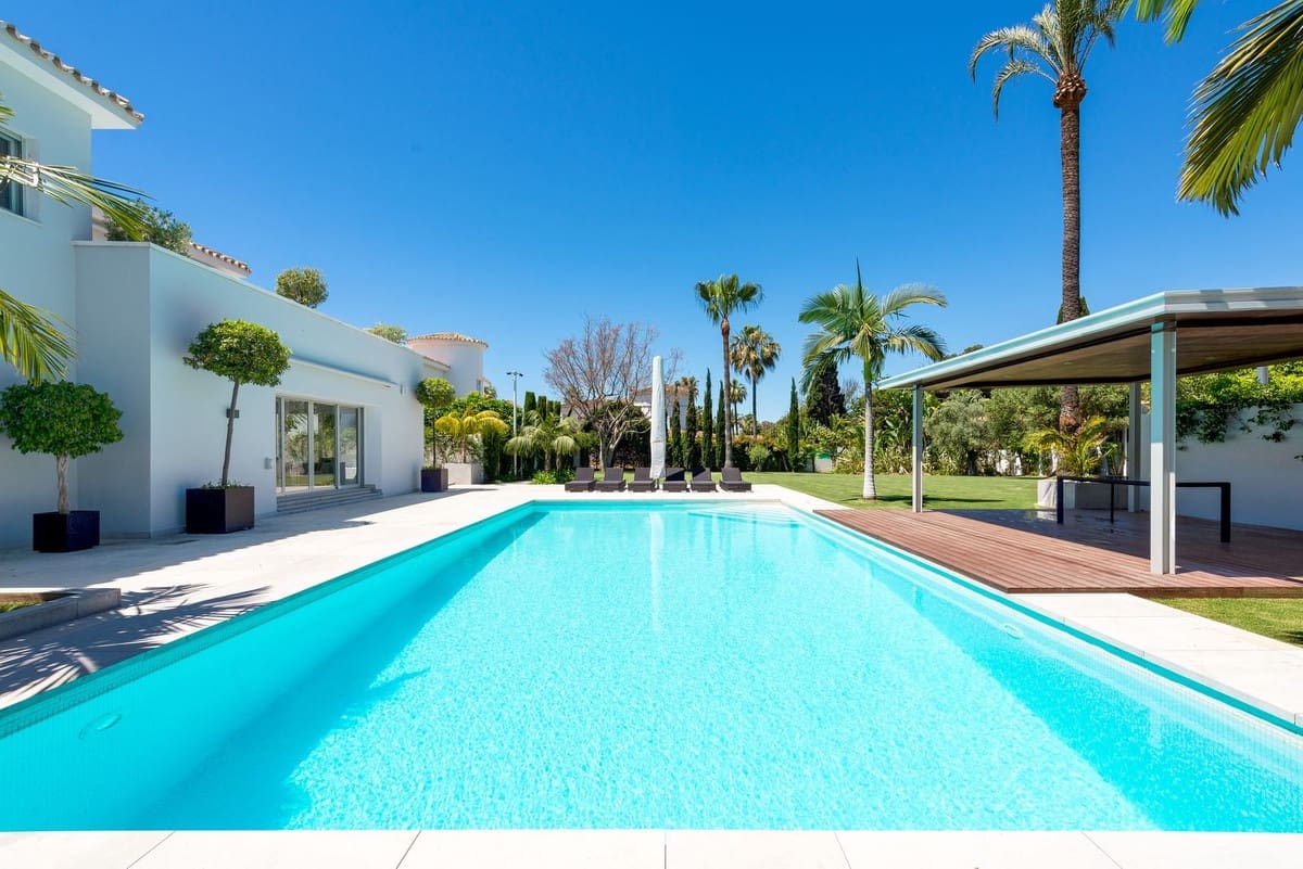 Chalet de 7 habitaciones en El Paraiso en venta - 3.799.000 € (Ref: 9077374)