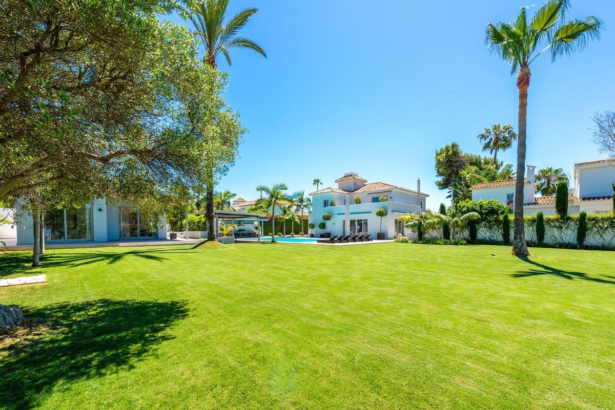 Chalet de 7 habitaciones en El Paraiso en venta - 3.799.000 € (Ref: 9077374)