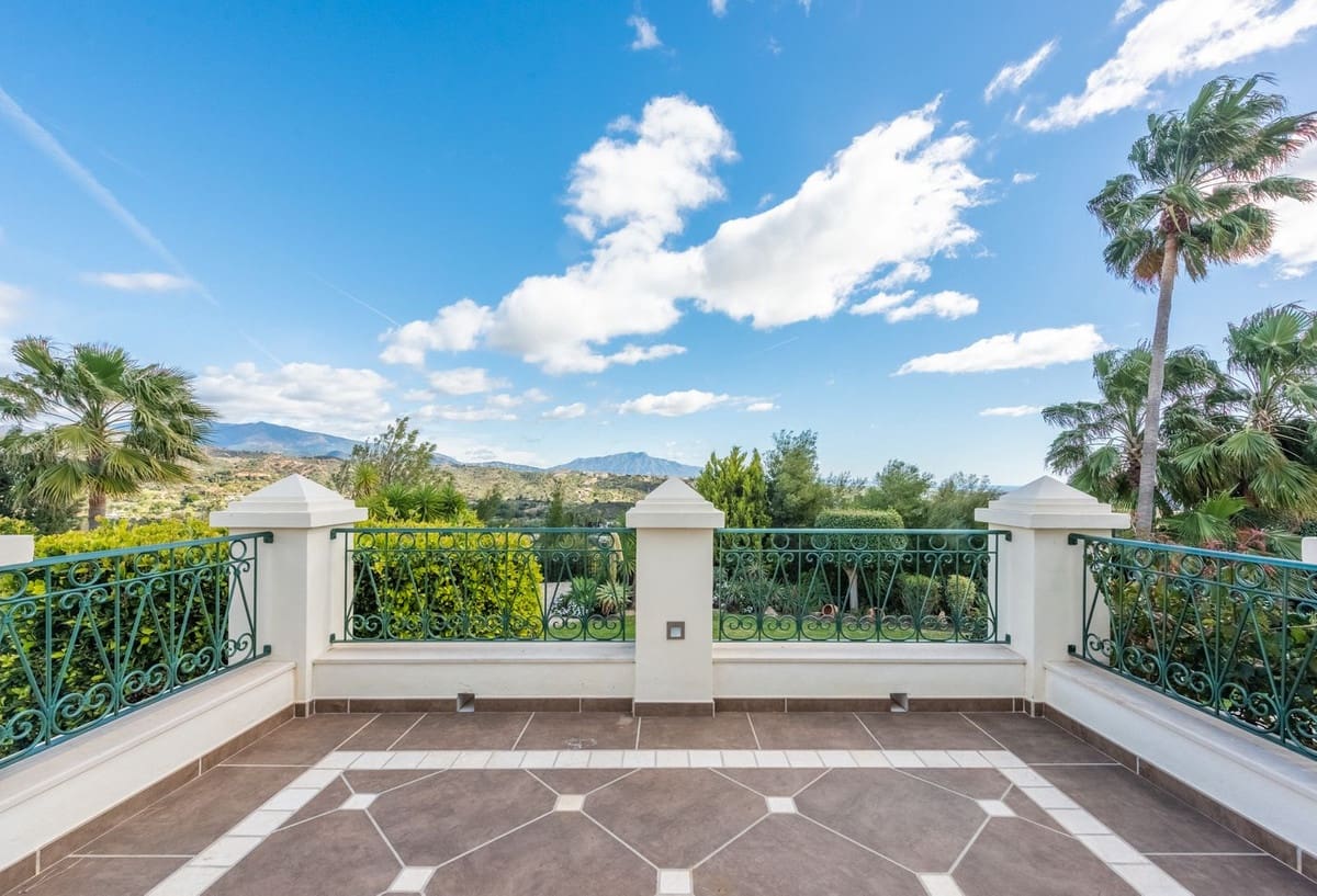 Chalet de 6 habitaciones en Estepona en venta con garaje - 2.995.000 € (Ref: 9077375)