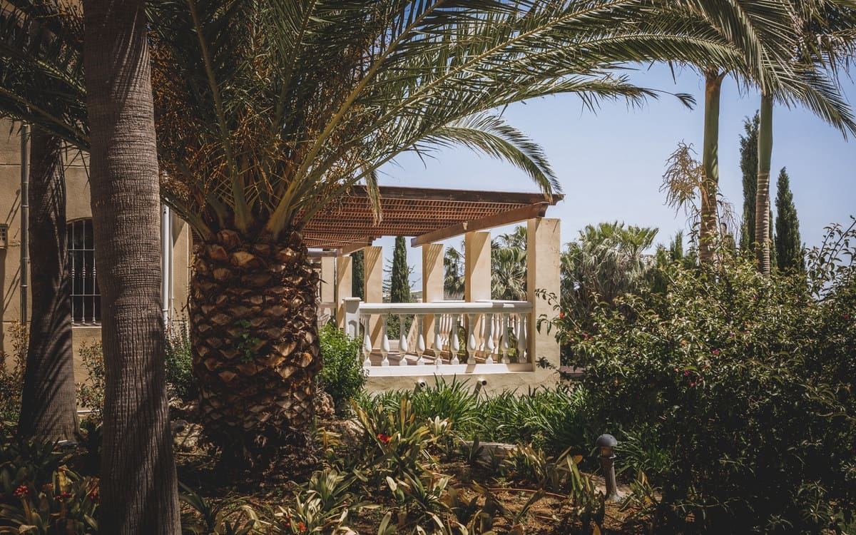 7 bedroom Villa for sale in Estepona with garage - € 2,900,000 (Ref: 9077376)