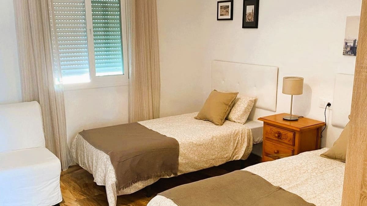 3 bedroom Villa for sale in Estepona - € 2,800,000 (Ref: 9077377)