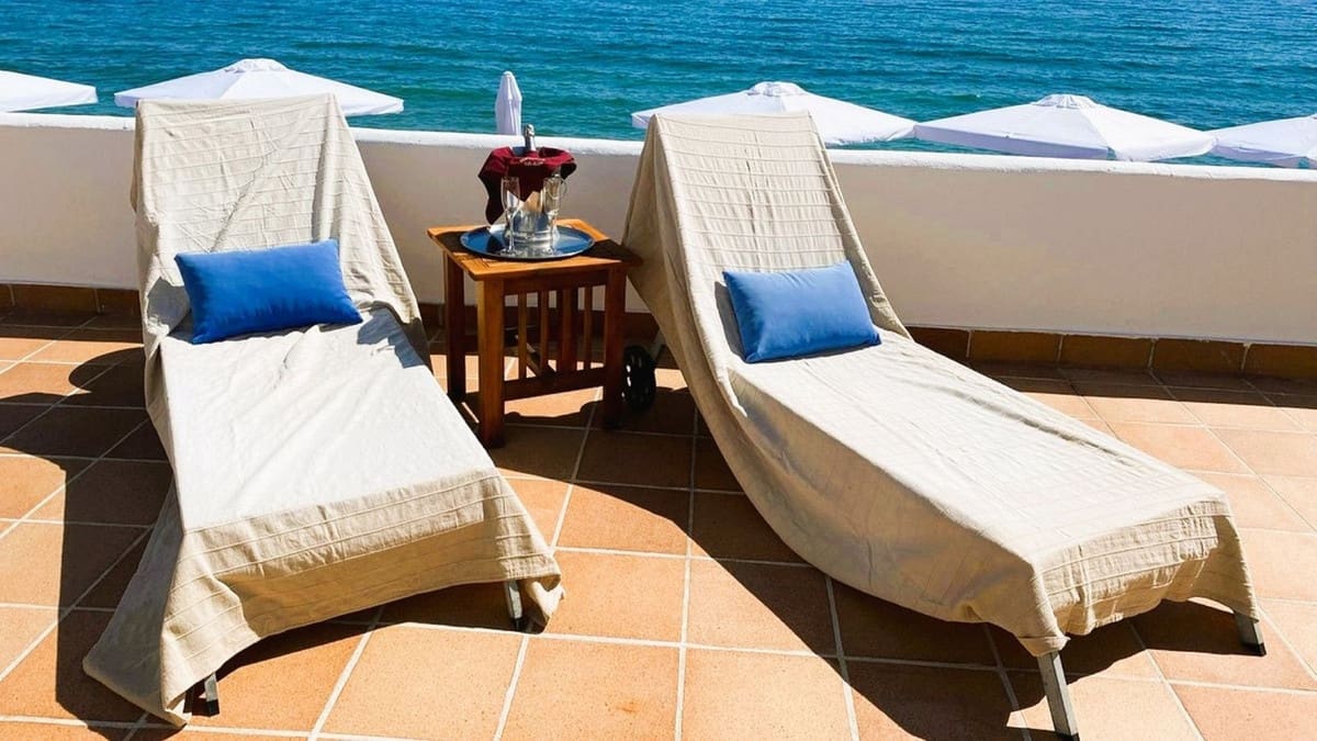 3 bedroom Villa for sale in Estepona - € 2,800,000 (Ref: 9077377)