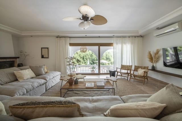 Chalet de 5 habitaciones en Cancelada, Estepona en venta - 1.950.000 € (Ref: 9077385)