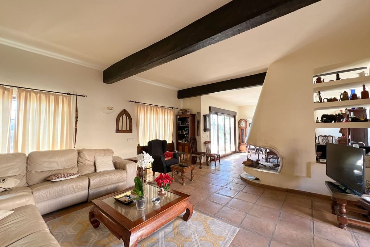 Chalet de 4 habitaciones en Estepona en venta - 1.800.000 € (Ref: 9077387)