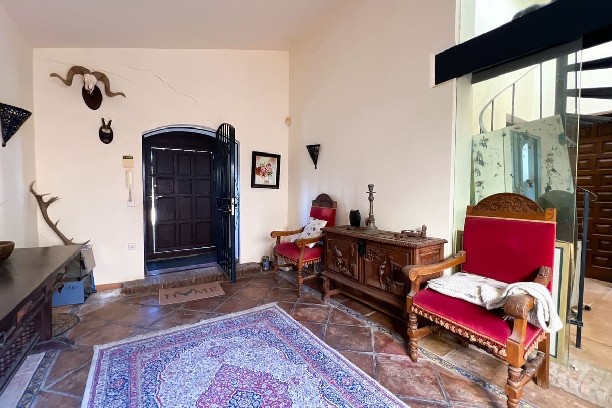 Chalet de 4 habitaciones en Estepona en venta - 1.800.000 € (Ref: 9077387)