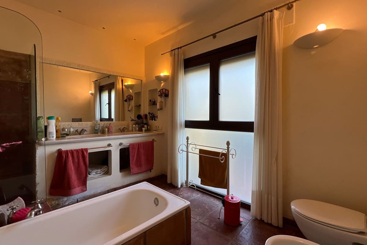 Chalet de 4 habitaciones en Estepona en venta - 1.800.000 € (Ref: 9077387)