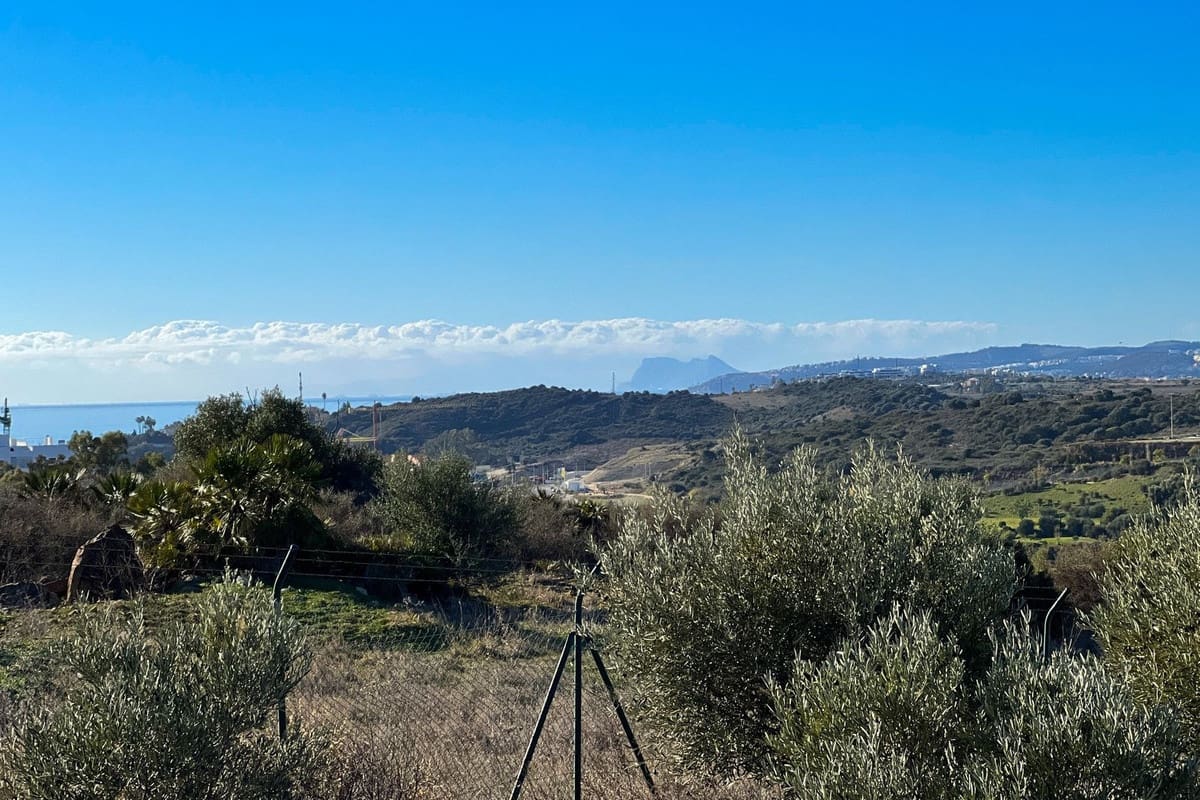 Chalet de 4 habitaciones en Estepona en venta - 1.800.000 € (Ref: 9077387)