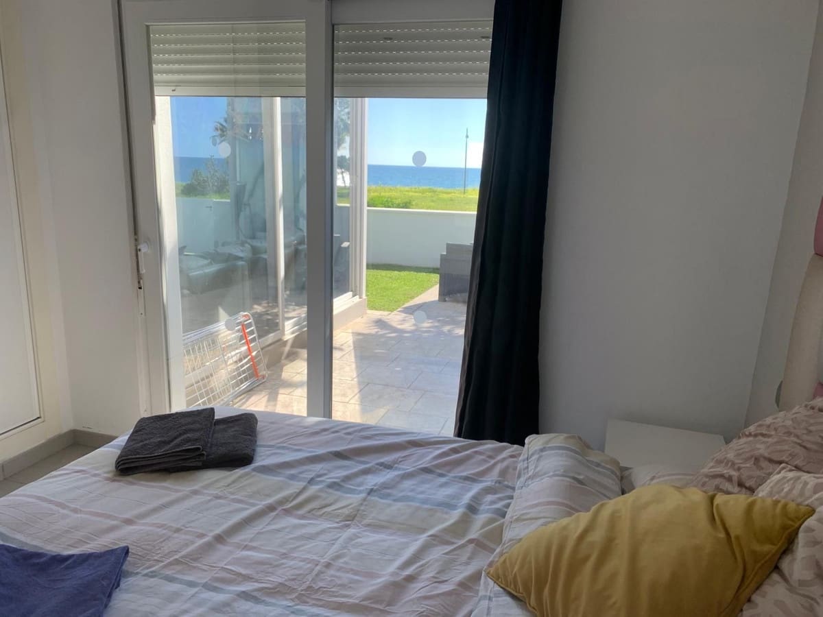 3 bedroom Villa for sale in Estepona with garage - € 1,650,000 (Ref: 9077388)