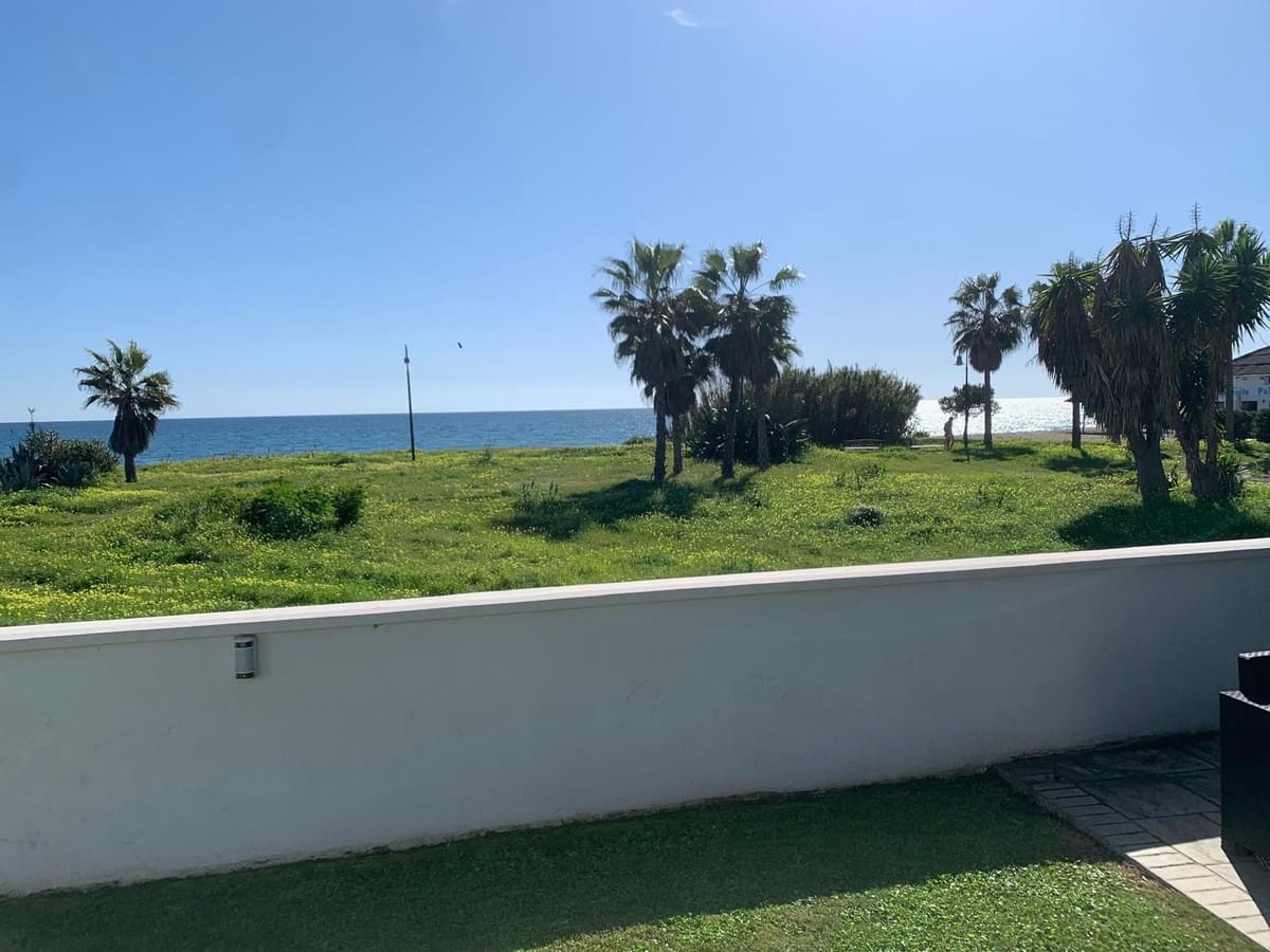 3 bedroom Villa for sale in Estepona with garage - € 1,650,000 (Ref: 9077388)