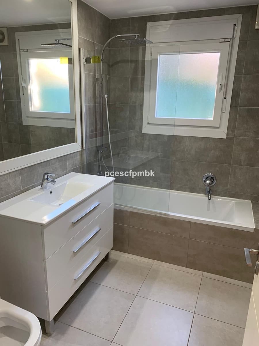 3 makuuhuone Huvila myytävänä paikassa Estepona mukana 
autotalli - 1 650 000 € (Ref: 9077388)