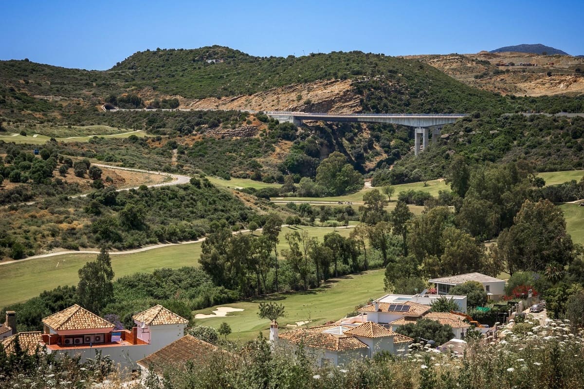 6 slaapkamer Villa te koop in Estepona - € 1.600.000 (Ref: 9077389)