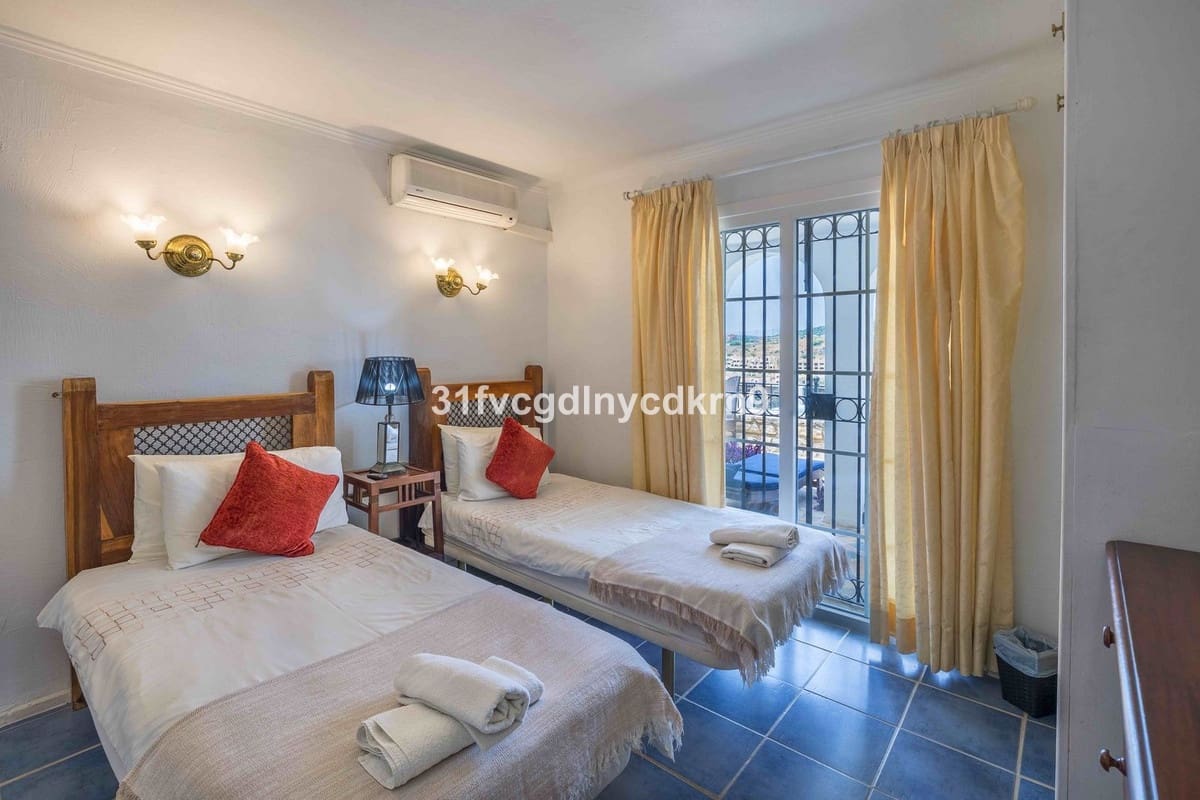 6 camera da letto Villa in vendita in Estepona - 1.600.000 € (Rif: 9077389)