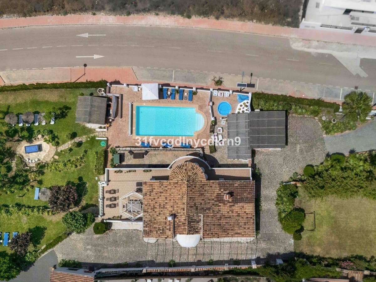 6 camera da letto Villa in vendita in Estepona - 1.600.000 € (Rif: 9077389)