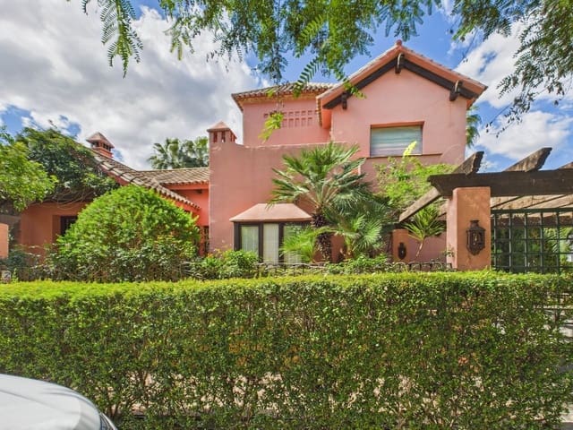 4 slaapkamer Villa te koop in Estepona - € 1.495.000 (Ref: 9077391)