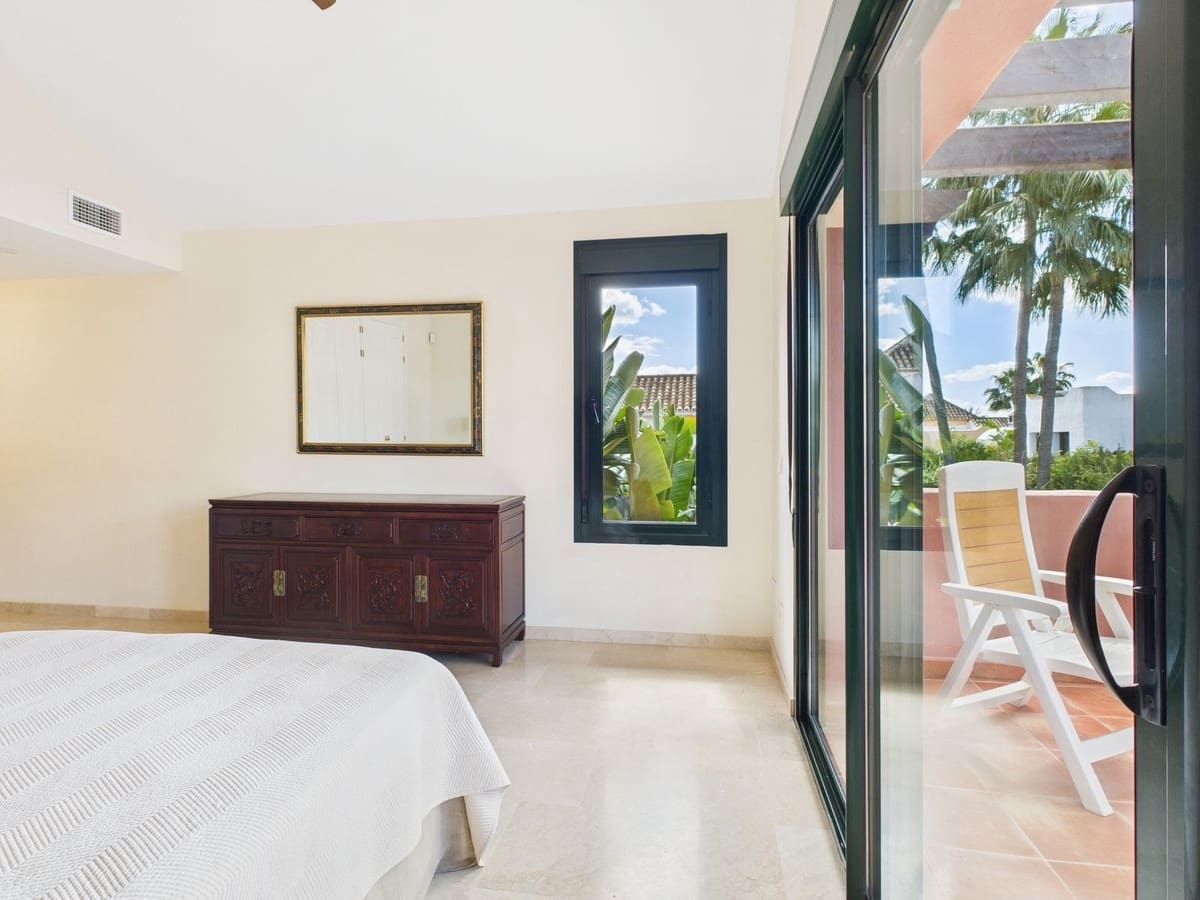 4 slaapkamer Villa te koop in Estepona - € 1.495.000 (Ref: 9077391)