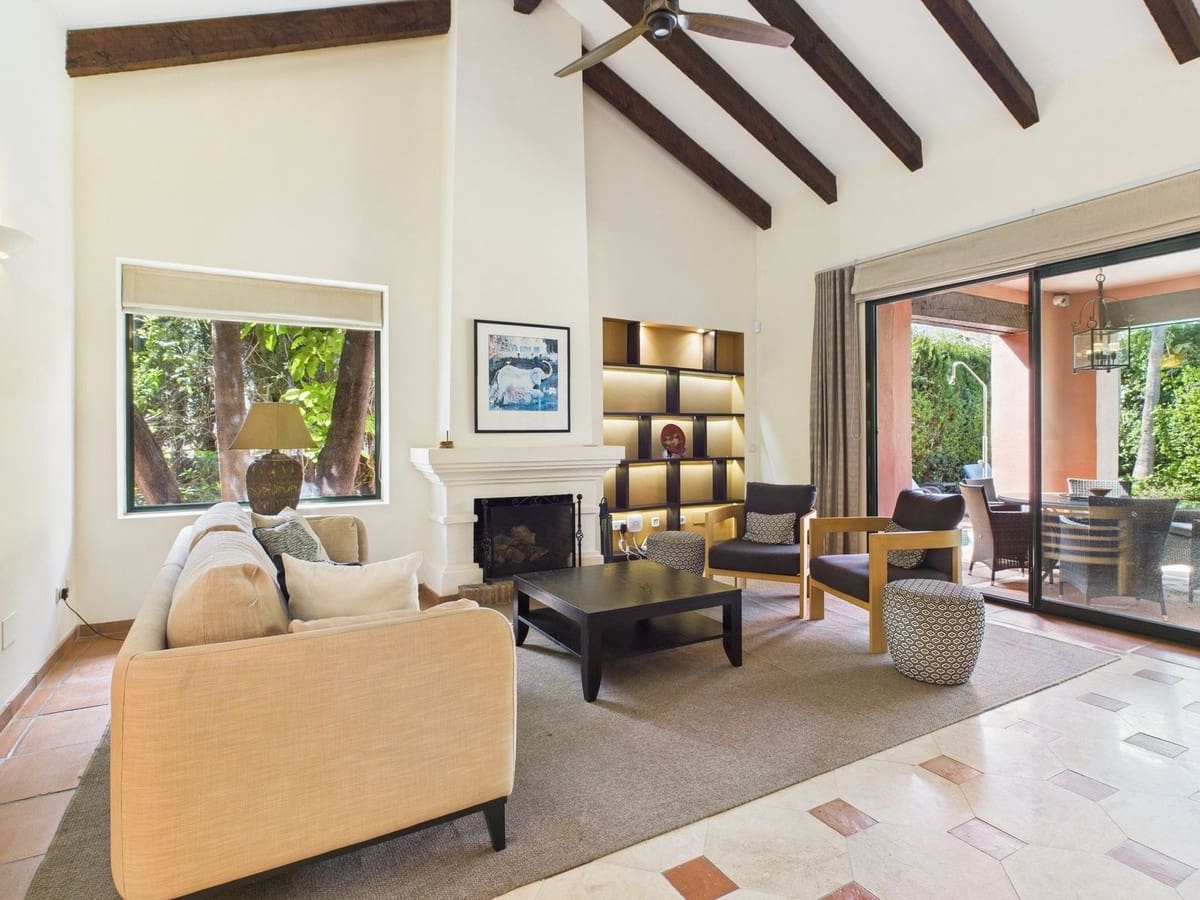 4 slaapkamer Villa te koop in Estepona - € 1.495.000 (Ref: 9077391)