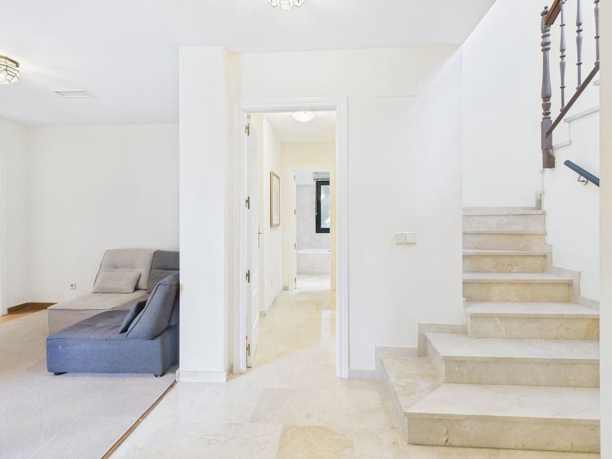 4 slaapkamer Villa te koop in Estepona - € 1.495.000 (Ref: 9077391)