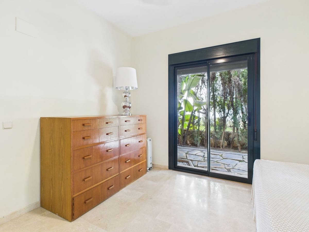 4 slaapkamer Villa te koop in Estepona - € 1.495.000 (Ref: 9077391)