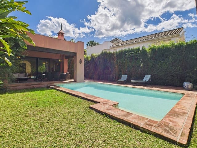 4 slaapkamer Villa te koop in Estepona - € 1.495.000 (Ref: 9077391)