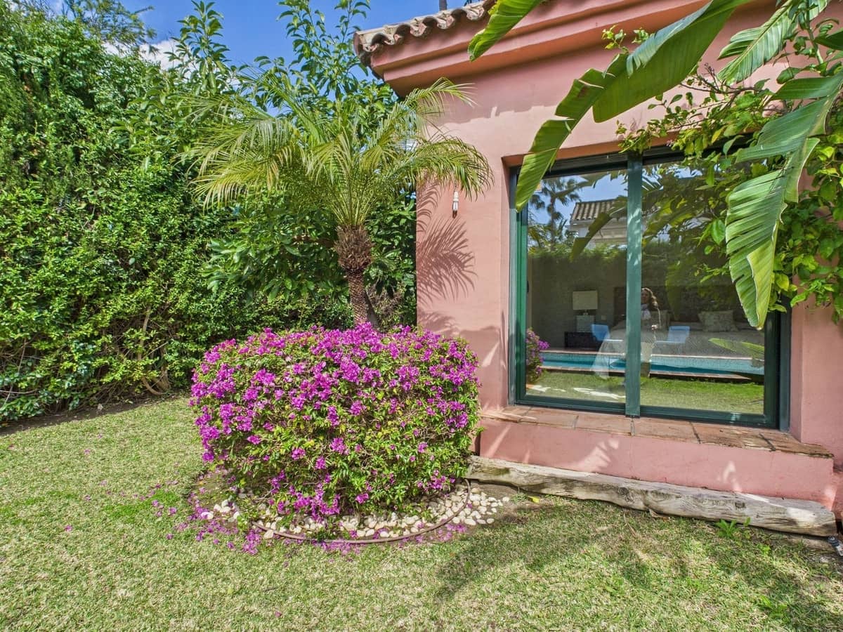 4 slaapkamer Villa te koop in Estepona - € 1.495.000 (Ref: 9077391)