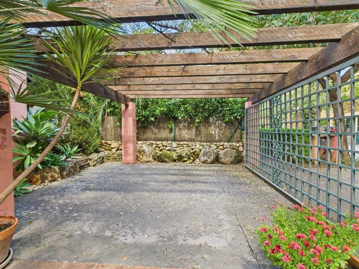 4 slaapkamer Villa te koop in Estepona - € 1.495.000 (Ref: 9077391)