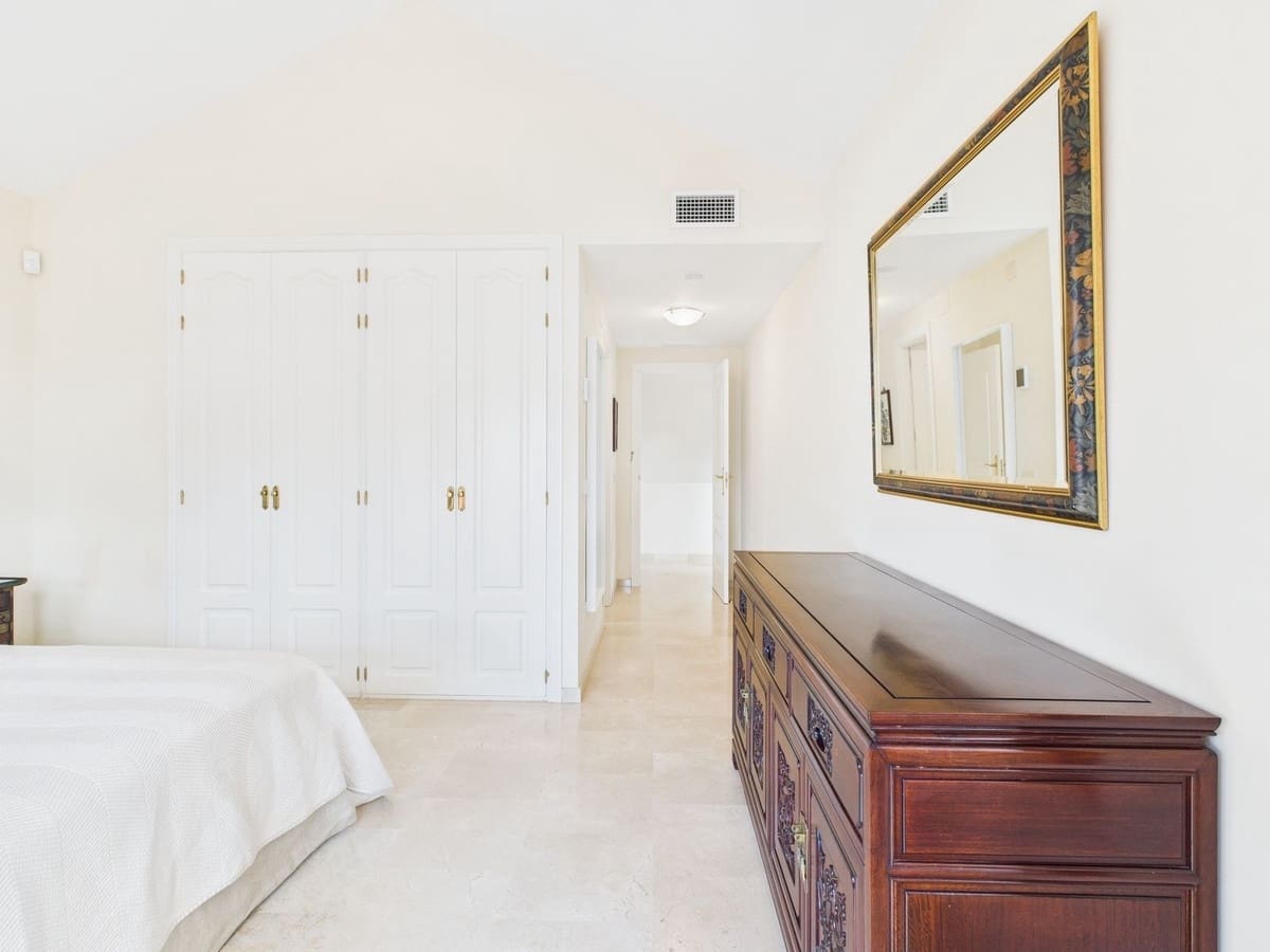 4 slaapkamer Villa te koop in Estepona - € 1.495.000 (Ref: 9077391)